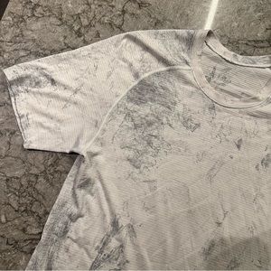 Lululemon metal vent short sleeve small